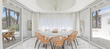 Exceptional Duplex Apartment in Prestigious Puerto Banús