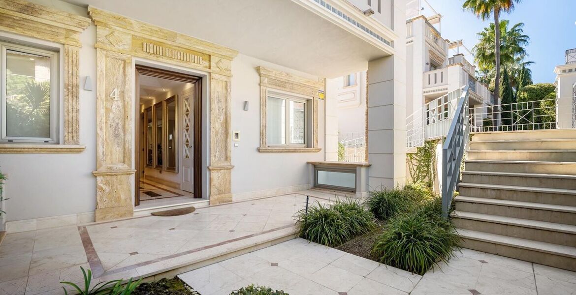 Villa with Panoramic Views in Sierra Blanca