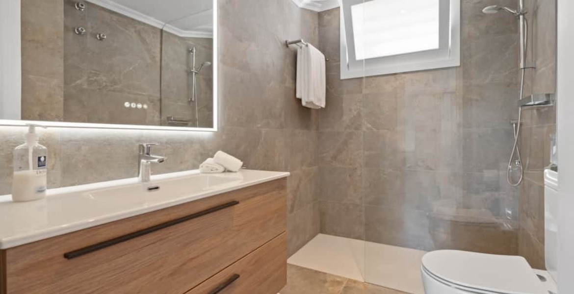 Apartment for rent in Marbella near Hard Rock Walk to Beach