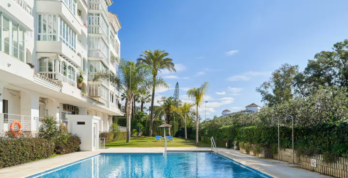 Apartment for rent in Marbella near Hard Rock Walk to Beach