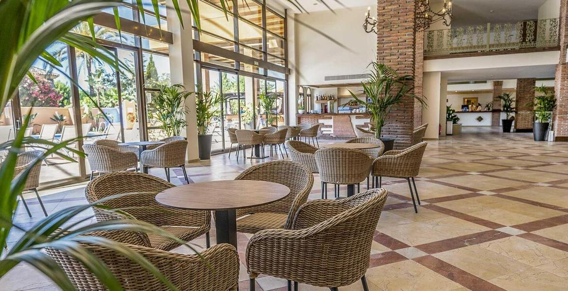 Luxury Apartment between Marbella and Estepona 