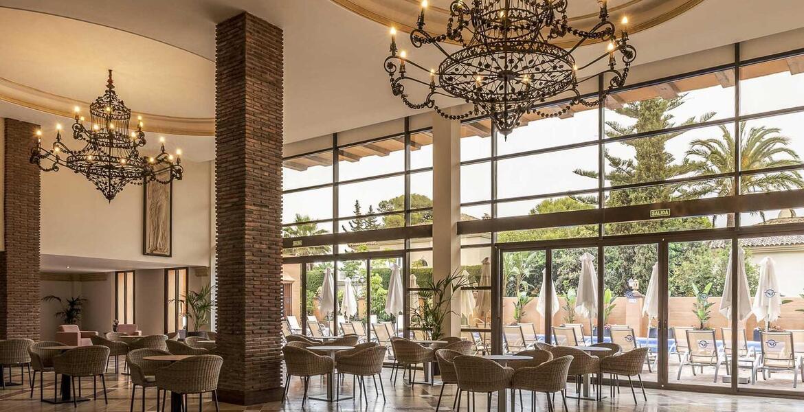 Luxury Apartment between Marbella and Estepona 