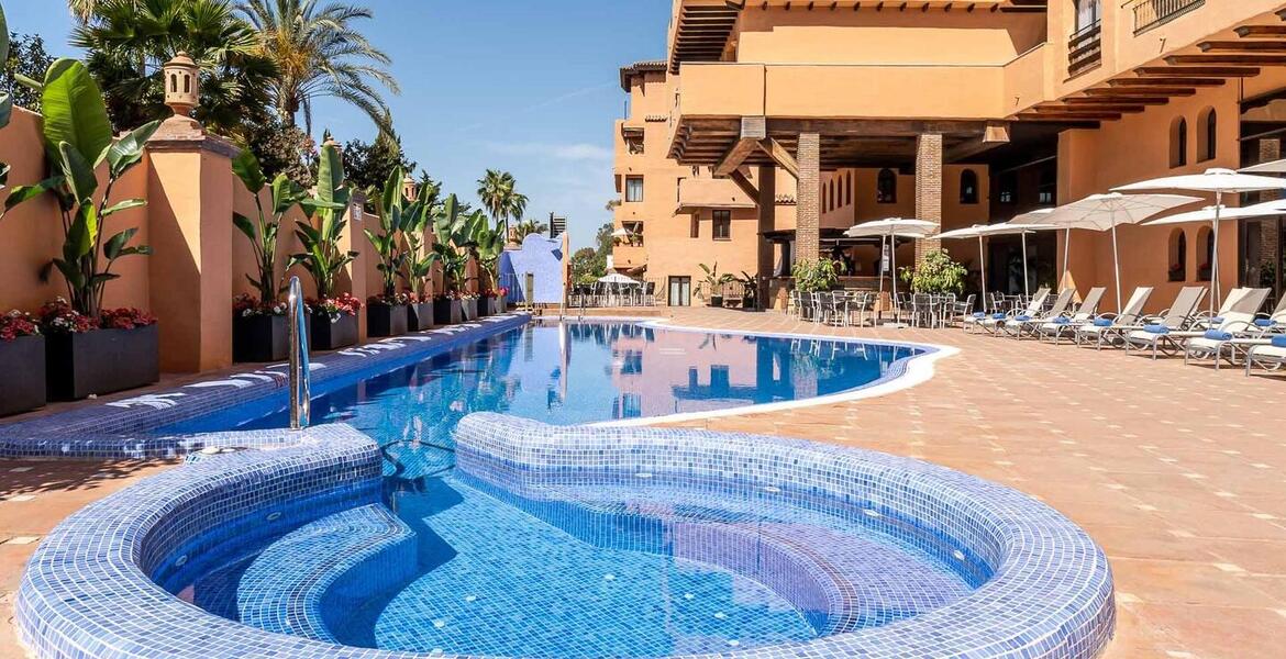 Luxury Apartment between Marbella and Estepona 