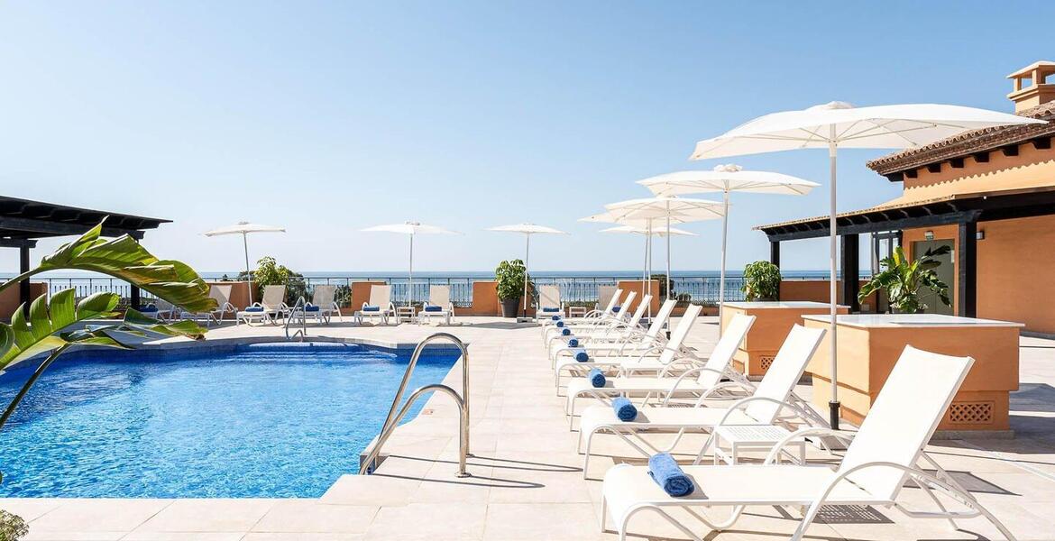 Luxury Apartment between Marbella and Estepona 