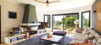 Luxurious Villa with Stunning Views in Estepona