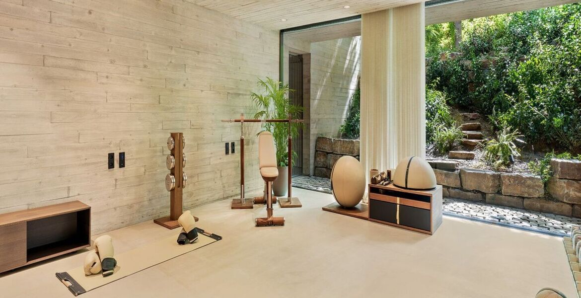 Luxury villa for rent in Benahavis