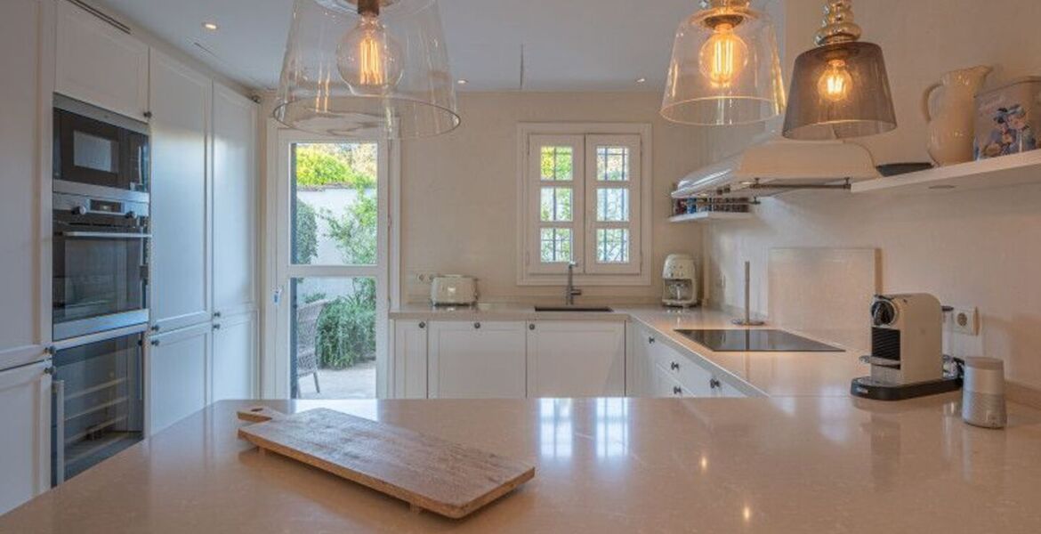 Appartement de deux chambres au rez-de-chaussée à louer à Ma