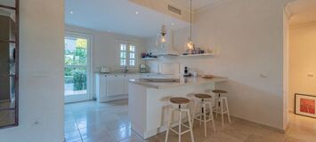 Appartement de deux chambres au rez-de-chaussée à louer à Ma