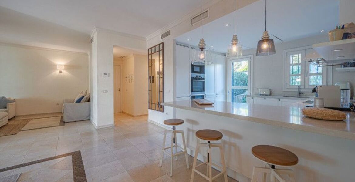 Appartement de deux chambres au rez-de-chaussée à louer à Ma