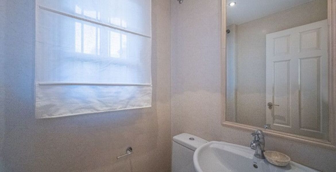 Appartement de deux chambres au rez-de-chaussée à louer à Ma
