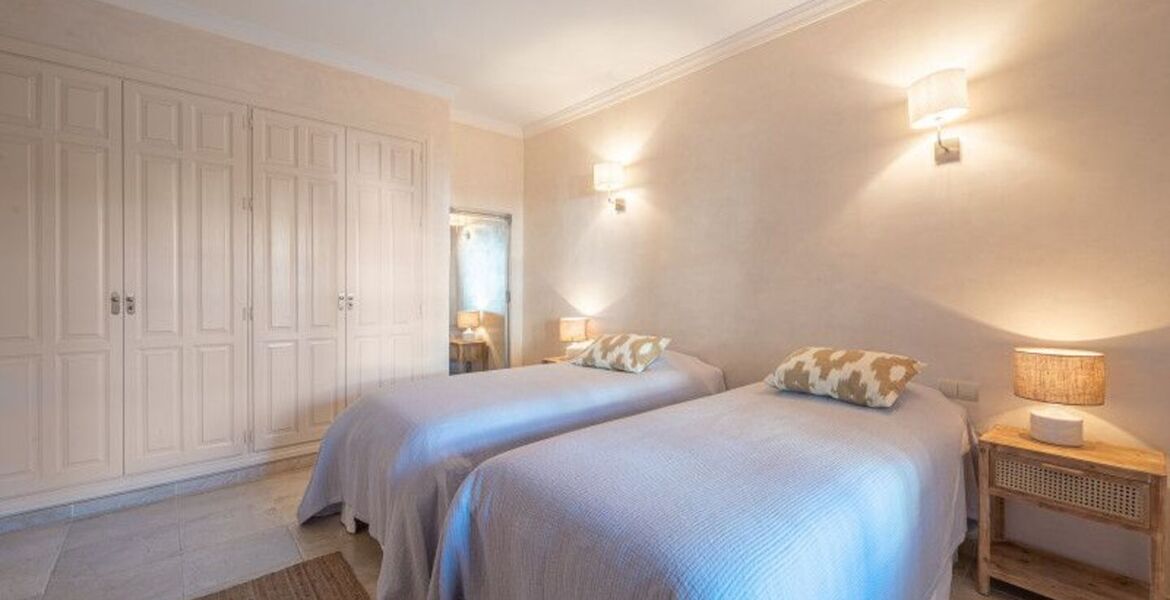 Appartement de deux chambres au rez-de-chaussée à louer à Ma