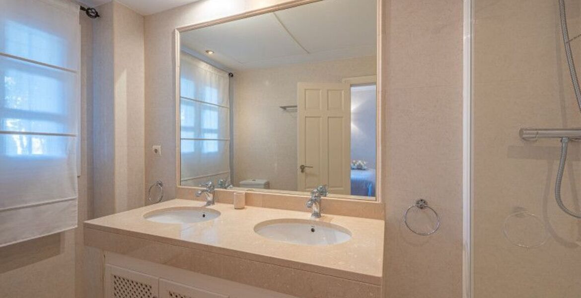 Appartement de deux chambres au rez-de-chaussée à louer à Ma