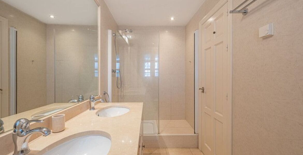 Appartement de deux chambres au rez-de-chaussée à louer à Ma