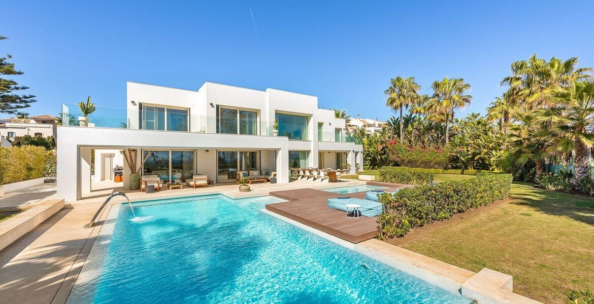 Beachfront Villa for rent in Golden Mile Marbella