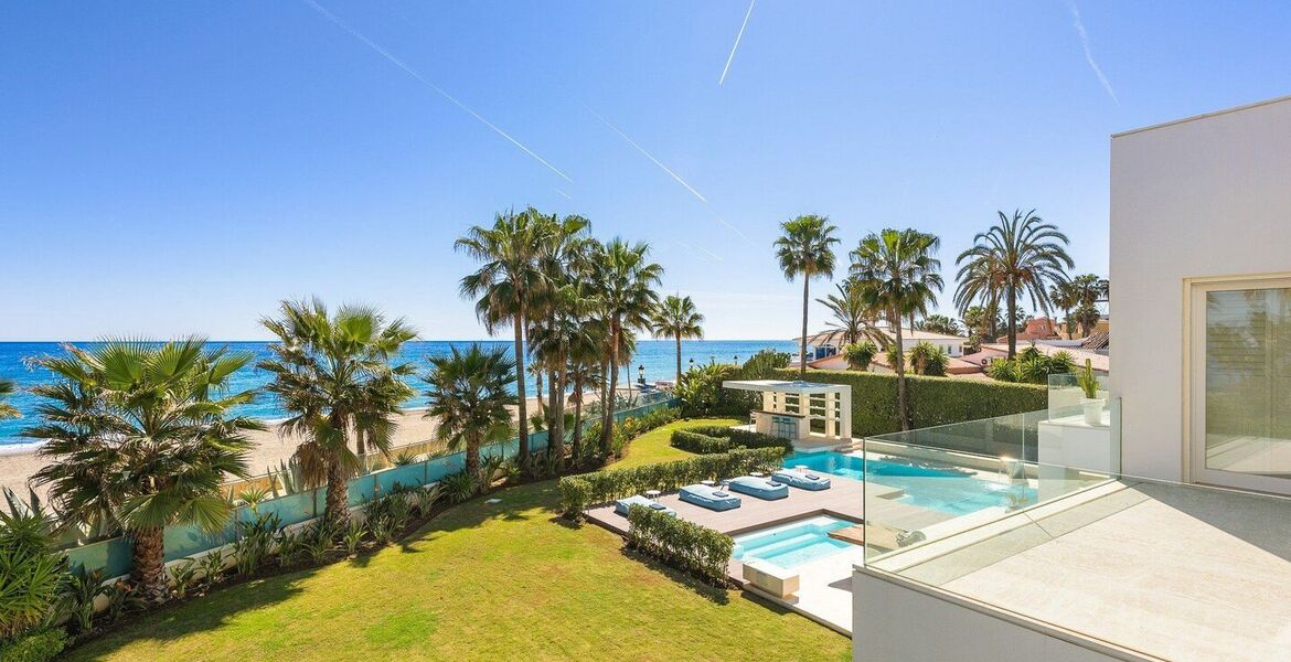 Beachfront Villa for rent in Golden Mile Marbella