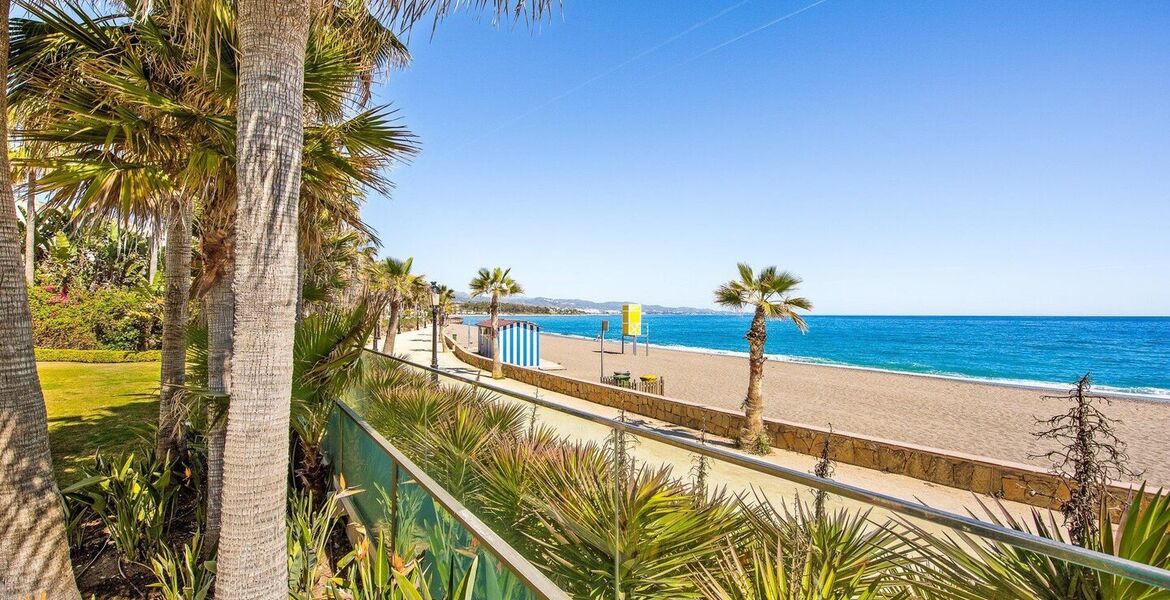 Beachfront Villa for rent in Golden Mile Marbella
