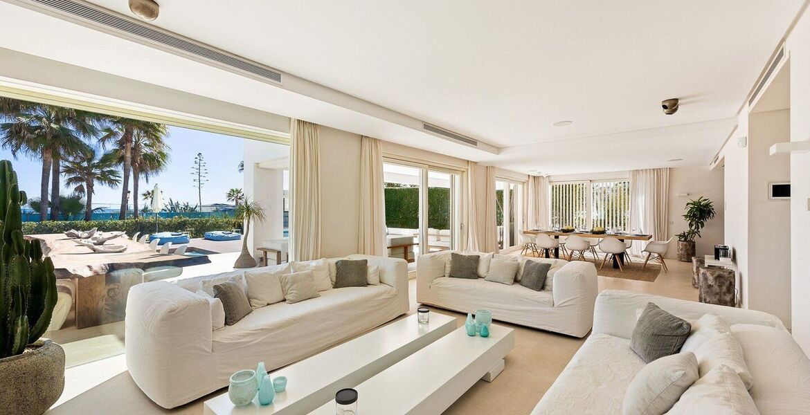 Beachfront Villa for rent in Golden Mile Marbella