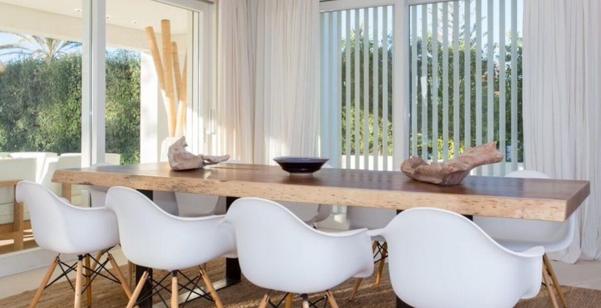 Beachfront Villa for rent in Golden Mile Marbella