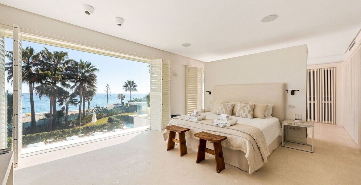 Beachfront Villa for rent in Golden Mile Marbella