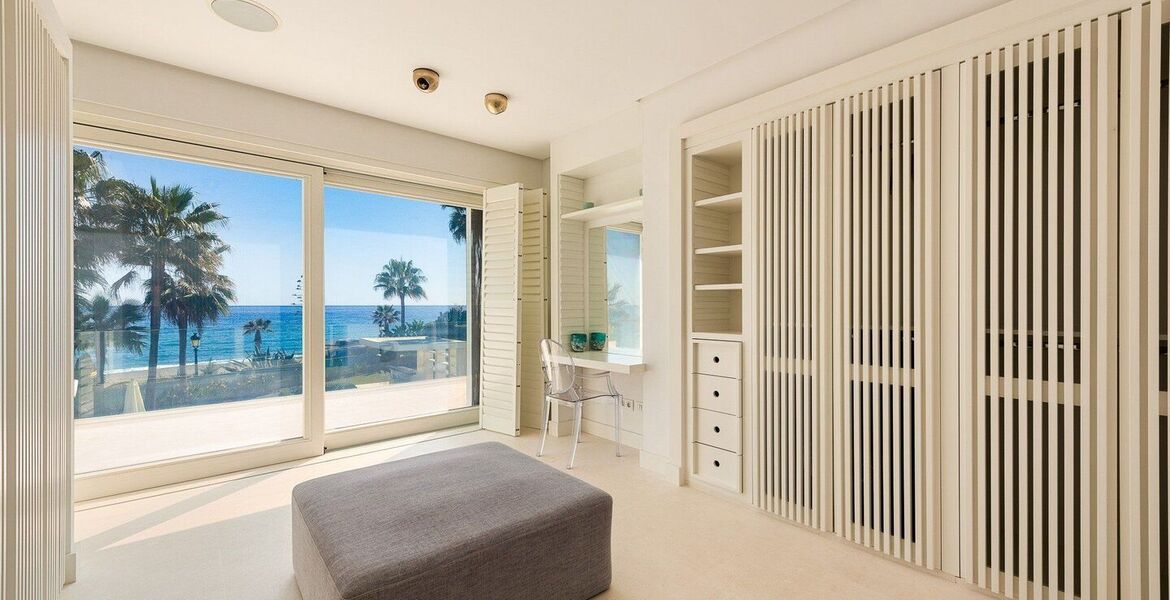 Beachfront Villa for rent in Golden Mile Marbella
