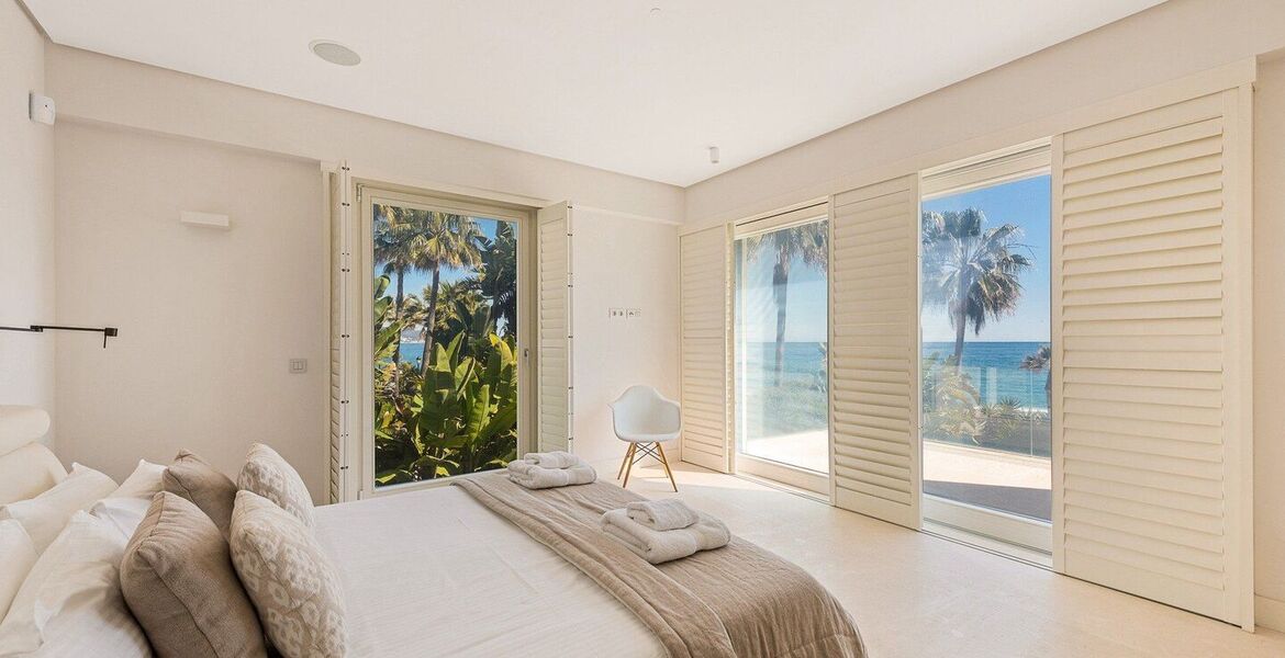 Beachfront Villa for rent in Golden Mile Marbella