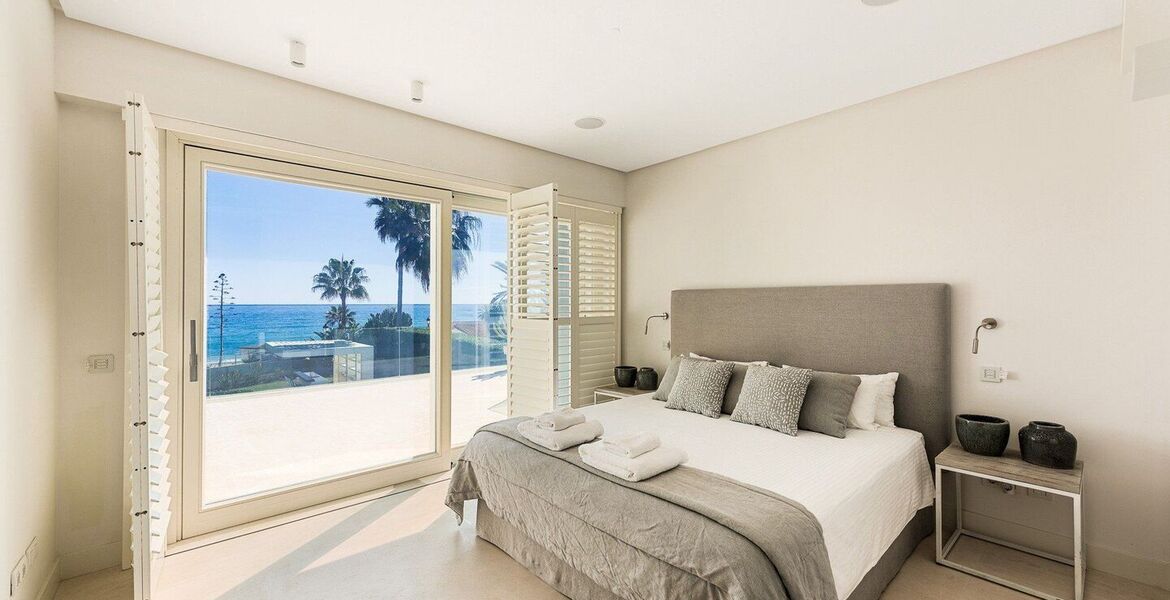 Beachfront Villa for rent in Golden Mile Marbella