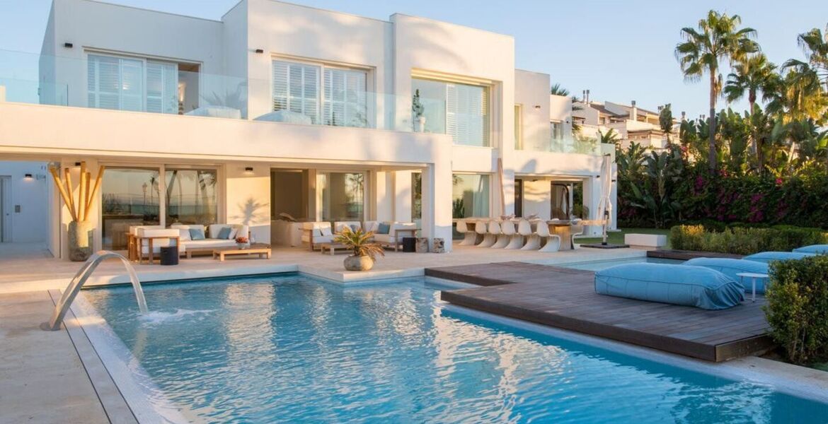 Beachfront Villa for rent in Golden Mile Marbella