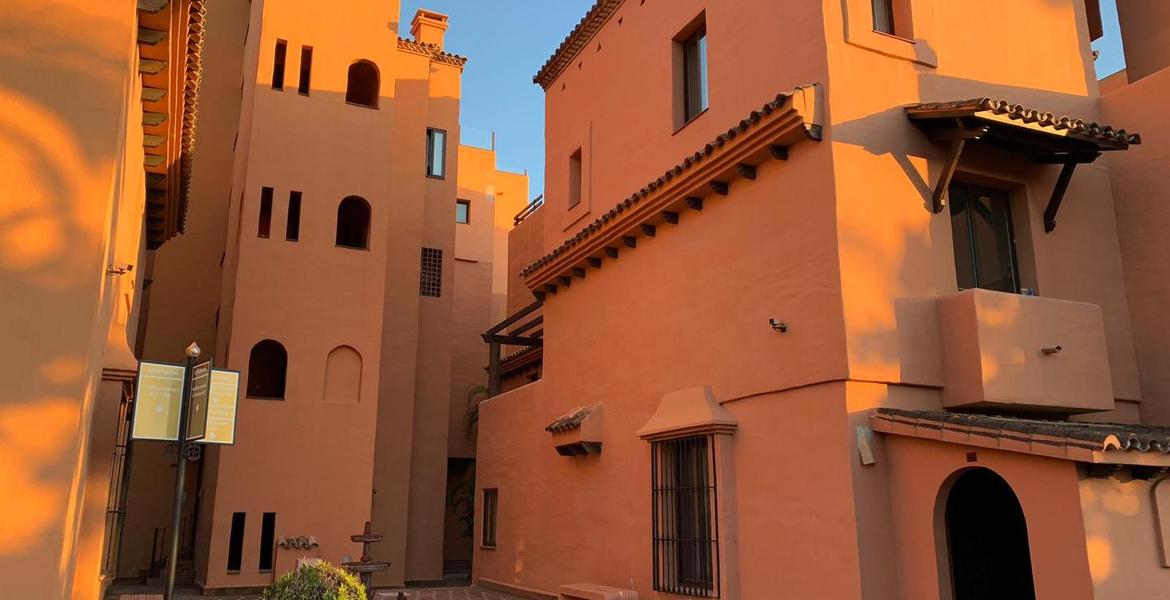 Luxury Apartment between Marbella and Estepona 