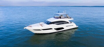 Yacht Princess F70 for rental in Puerto Banús, Marbella.